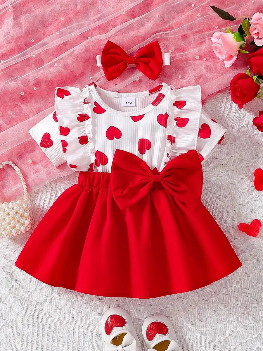Conjunto de dos piezas con estampado de rayas y cuello redondo para niña pequeña, manga corta, cintura y costados falsos.
