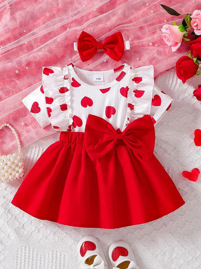 Conjunto de dos piezas con estampado de rayas y cuello redondo para niña pequeña, manga corta, cintura y costados falsos.