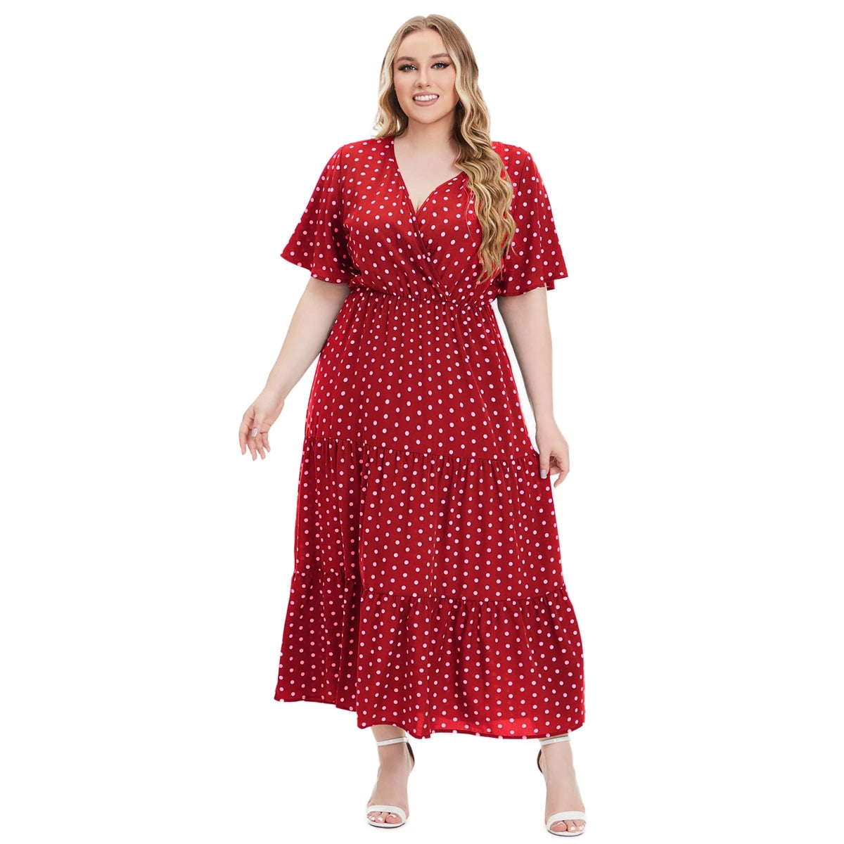 Vestidos casuales bohemios de manga corta con cuello en V y estampado de lunares a la moda para mujeres de talla grande.