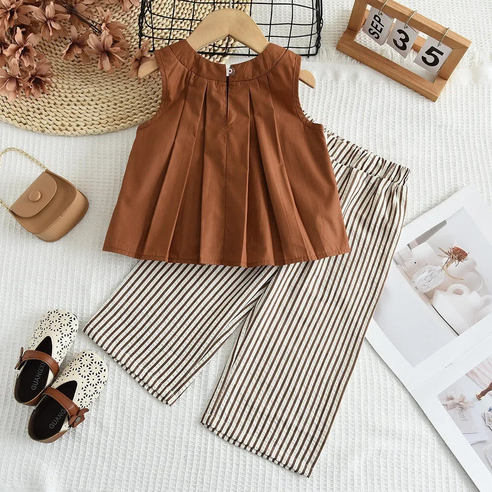 Conjunto de dos piezas de verano con chaleco caqui y pantalones anchos a rayas Bear Leader, ropa sencilla sin mangas para niños de 3 a 7 años.