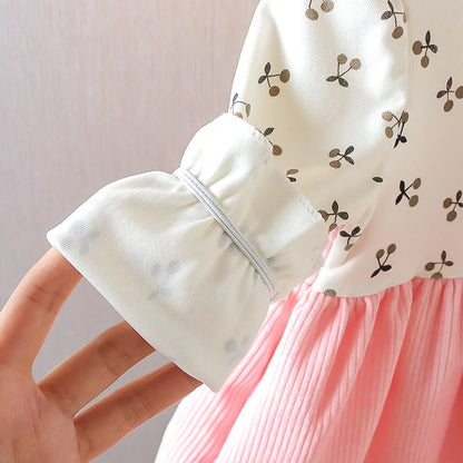 Vestido de manga larga para niña, con estampado floral y tirantes de pana, ideal como atuendo fotográfico para niña de 1 a 6 años.