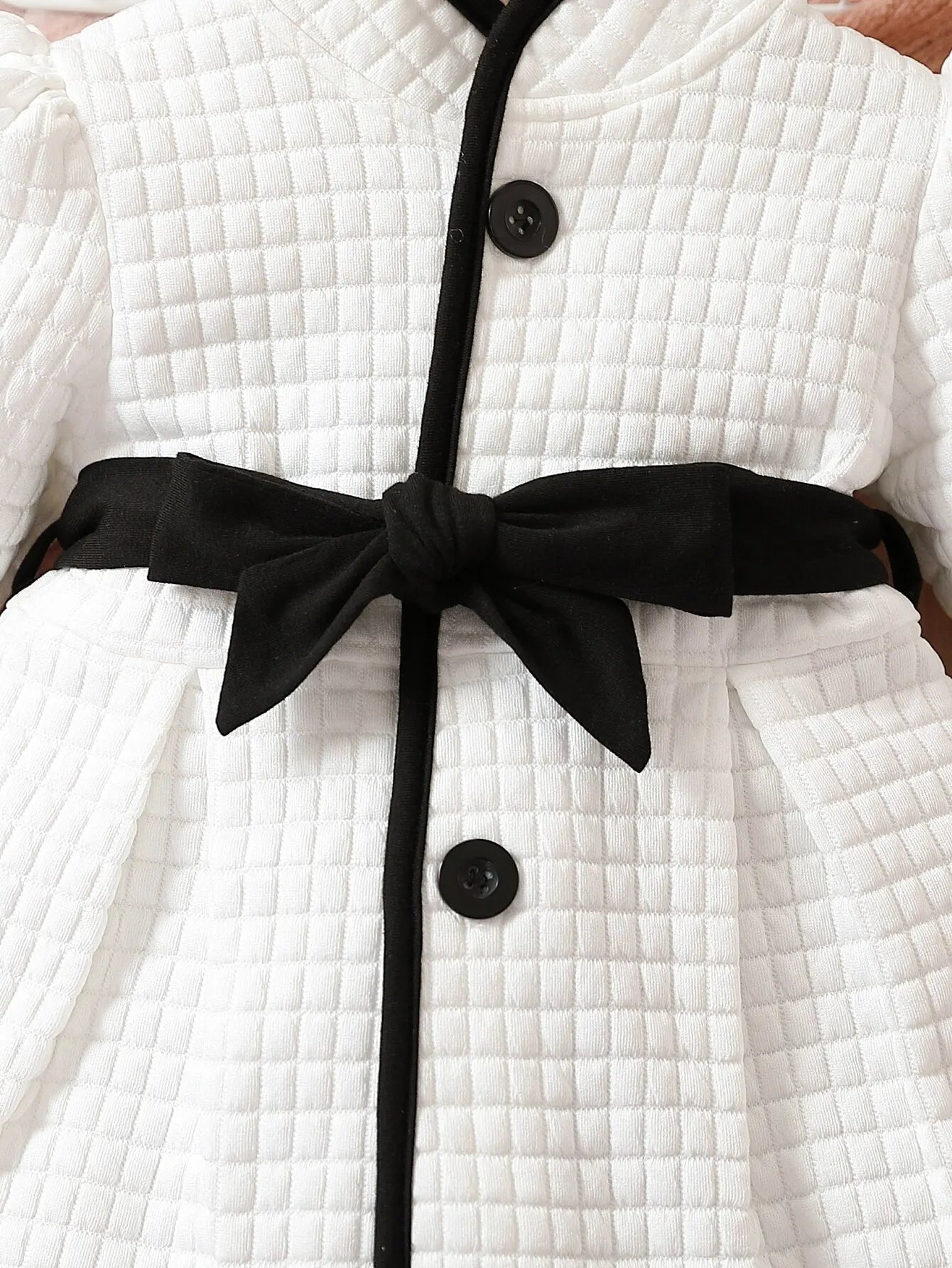 Conjunto de vestido térmico con cinturón para niñas pequeñas, moda de otoño e invierno, abrigo de princesa, cárdigan clásico en contraste de color blanco y negro.